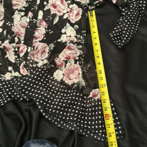 The Pyramid Collection Black Sheer‎ Open-front Floral Polka Dot Print Cardigan - Picture 7 of 9